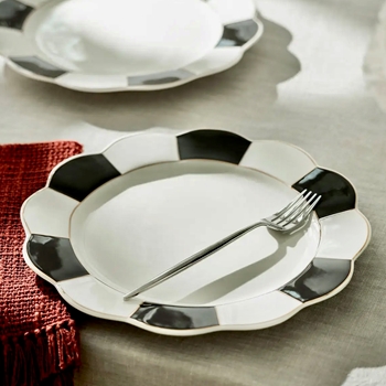 Plate - Porcelain Black & White Scallop Dinner Plate 11in